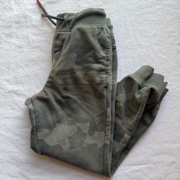 Cat & Jack Boys Green Camouflage Fleece Joggers With Drawstring XS (4/5) - Picture 2 of 5